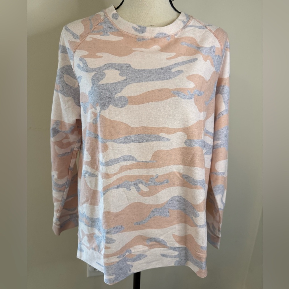 Belinda camouflage sweatshirt soft pink gray cream crewneck long sleeves SZ Med